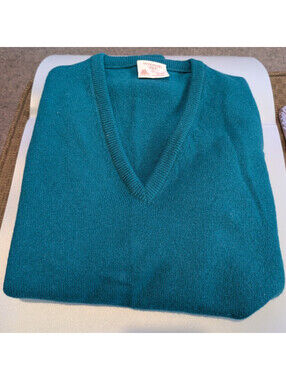 Vintage Woodard Shop Mens Large Teal V-Neck Sweater 100% Wool Made In USA